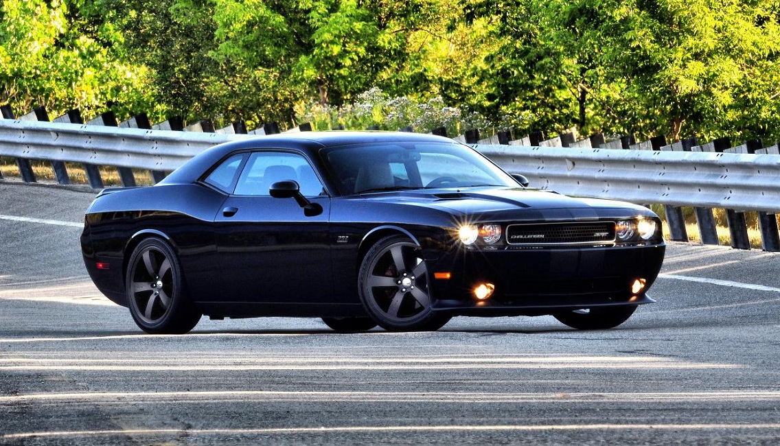 Customized 2011 Dodge Challenger SRT8 392  (4).jpg